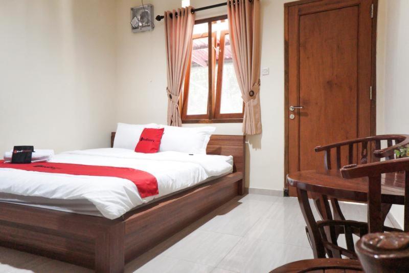 Reddoorz Syariah Near Exit Tol Malang Hotel Стая снимка