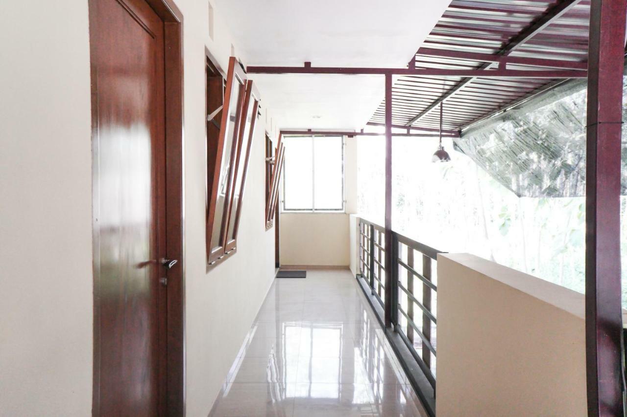 Reddoorz Syariah Near Exit Tol Malang Hotel Екстериор снимка
