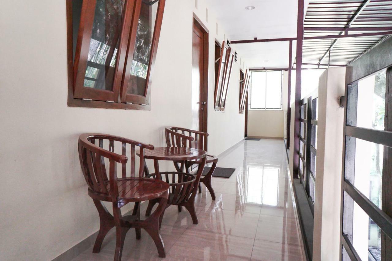 Reddoorz Syariah Near Exit Tol Malang Hotel Екстериор снимка