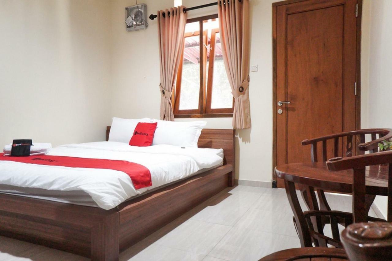 Reddoorz Syariah Near Exit Tol Malang Hotel Екстериор снимка